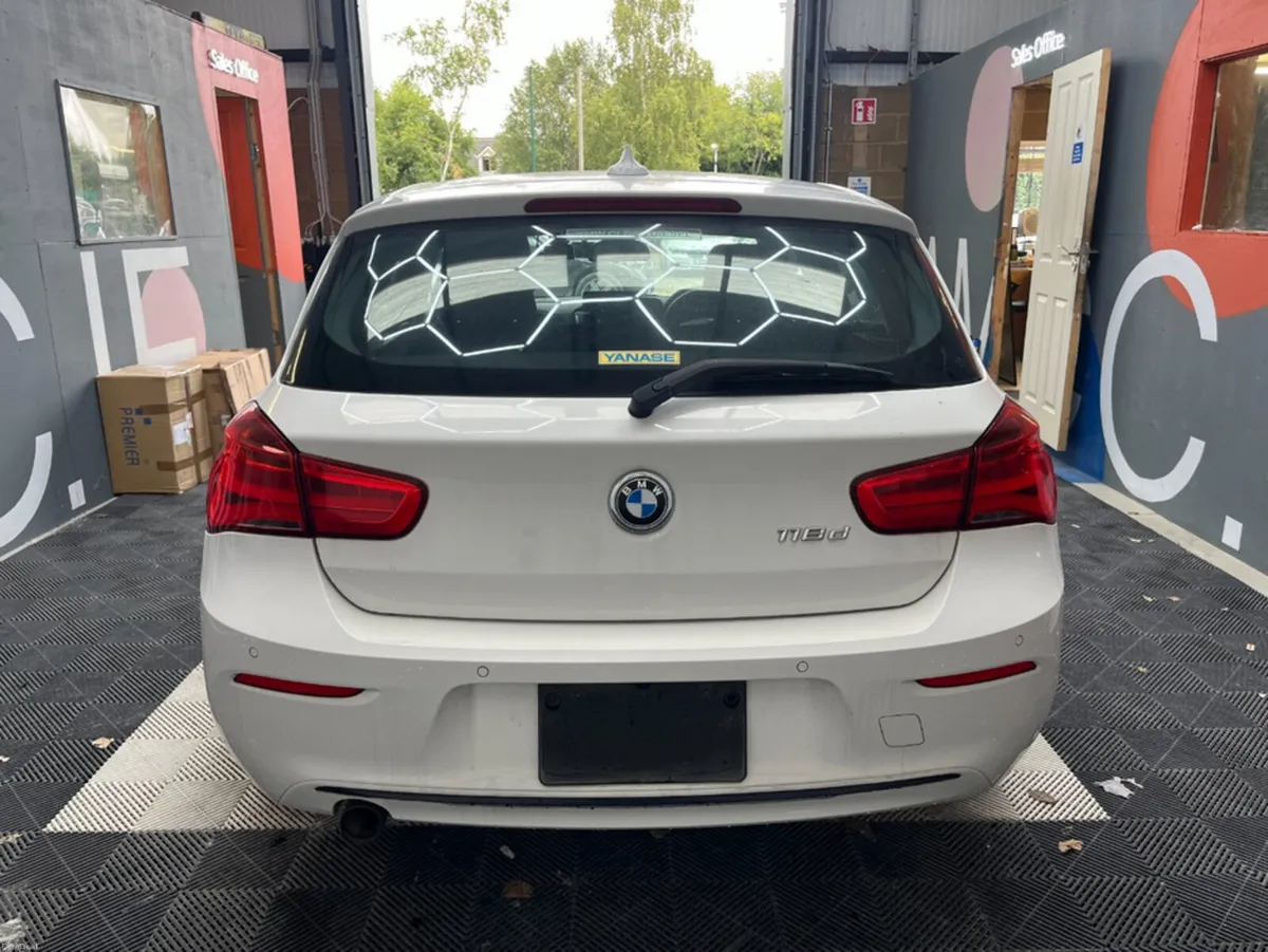 BMW 1-Series 2017 BMW 118D STYLE 2.0 AUTOMATIC / C - Image 3