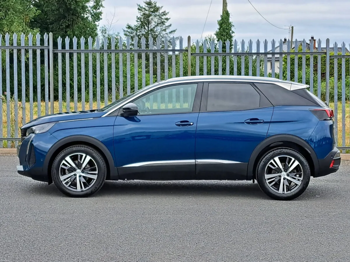 Peugeot 3008 ALLURE PREMIUM PLUS 1.5TD 130BHP 8 SP - Image 5