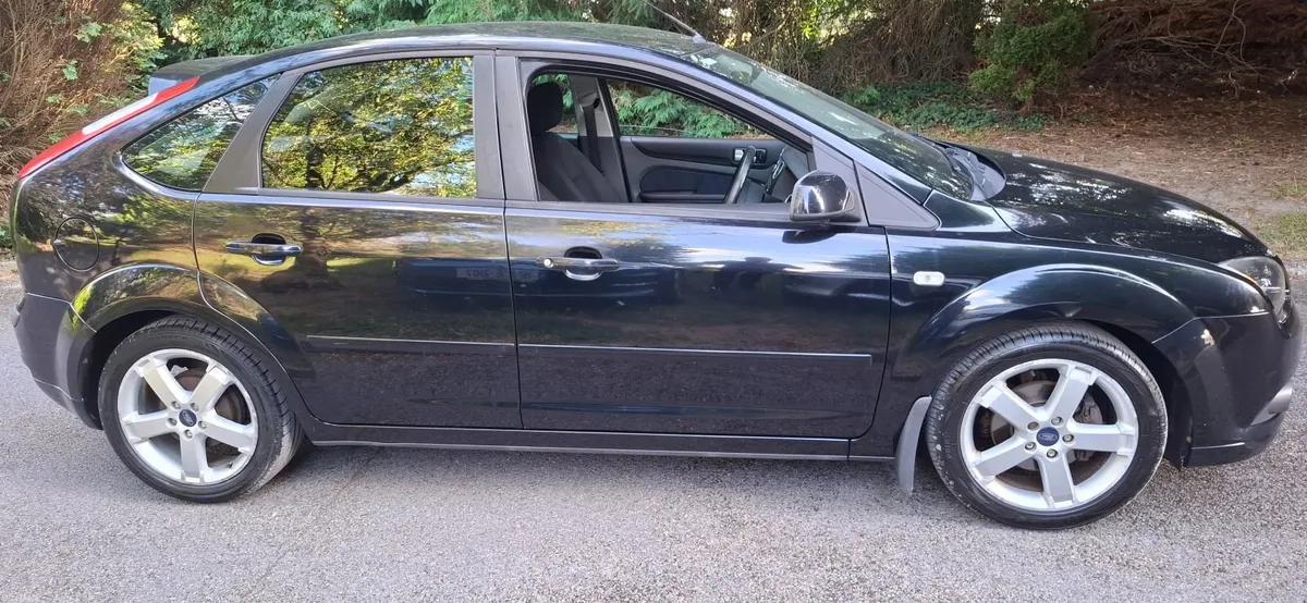 08 Ford Focus  , 1 OWNER,    LOW KMS - Image 2