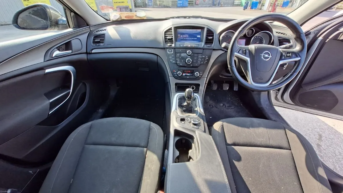 Opel Insignia Tested & Taxed Low KMs - Image 3