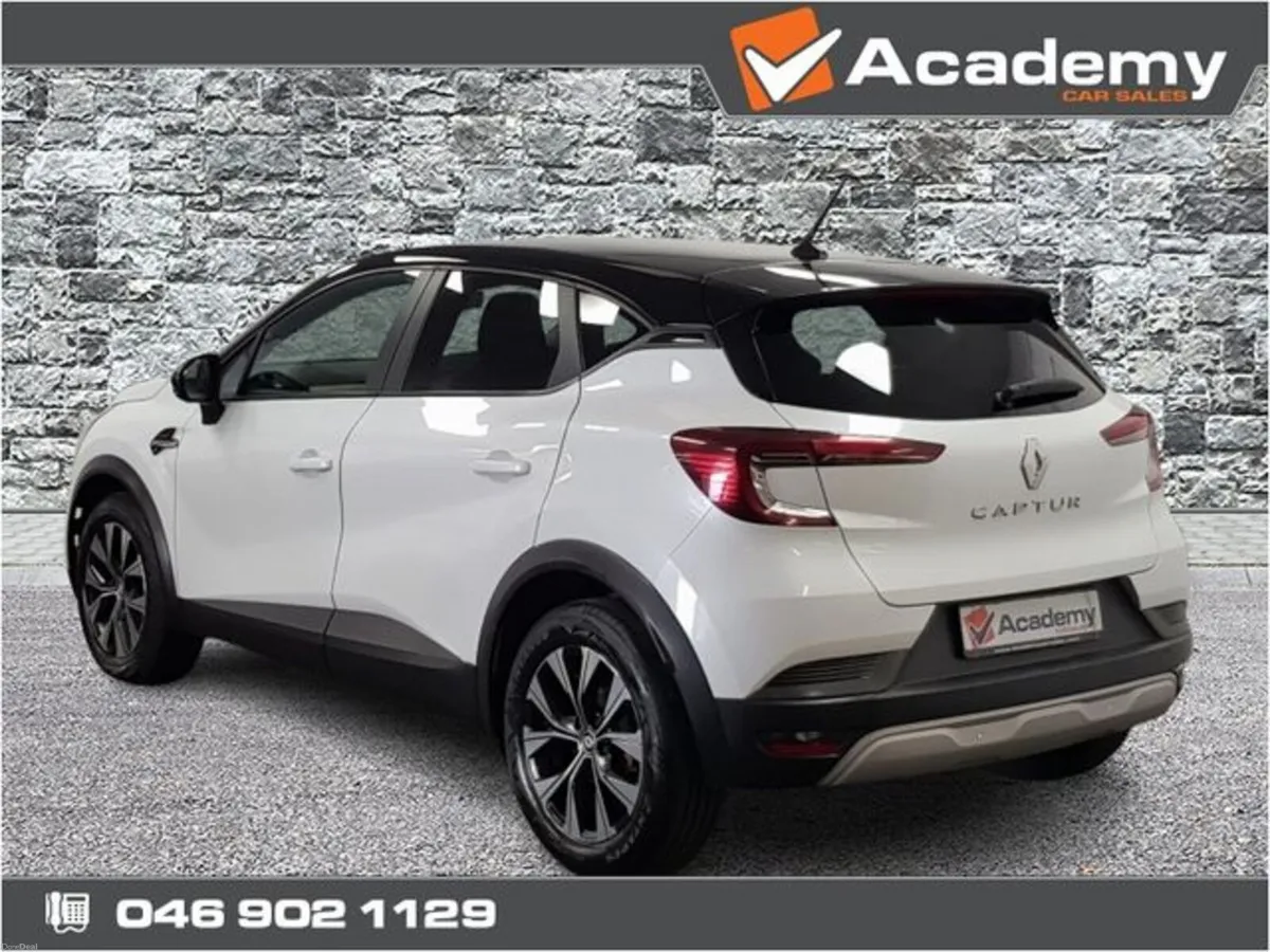 Renault Captur Limited TCE 5DR**JUST LANDED** - Image 3