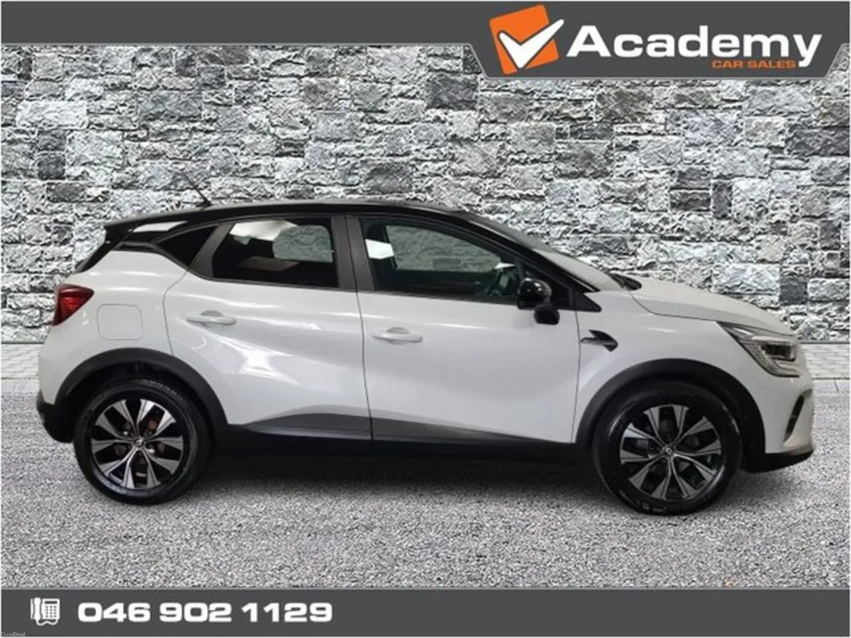 Renault Captur Limited TCE 5DR**JUST LANDED** - Image 6