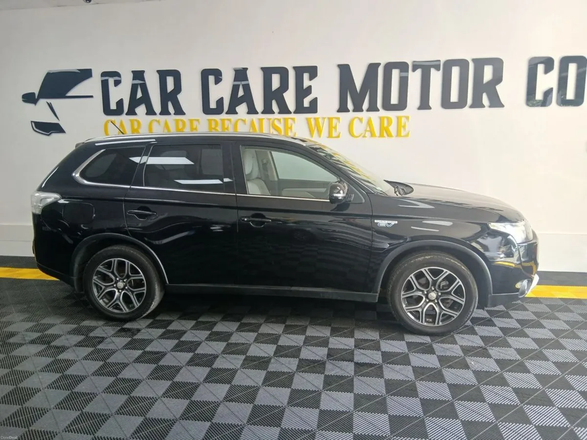 Mitsubishi Outlander Phev Instyle+ 4DR AU - Image 1