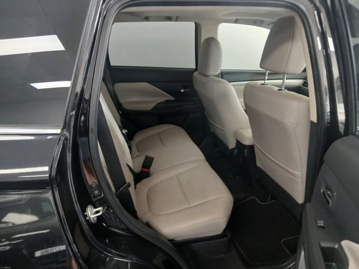 Mitsubishi Outlander Phev Instyle+ 4DR AU - Image 6