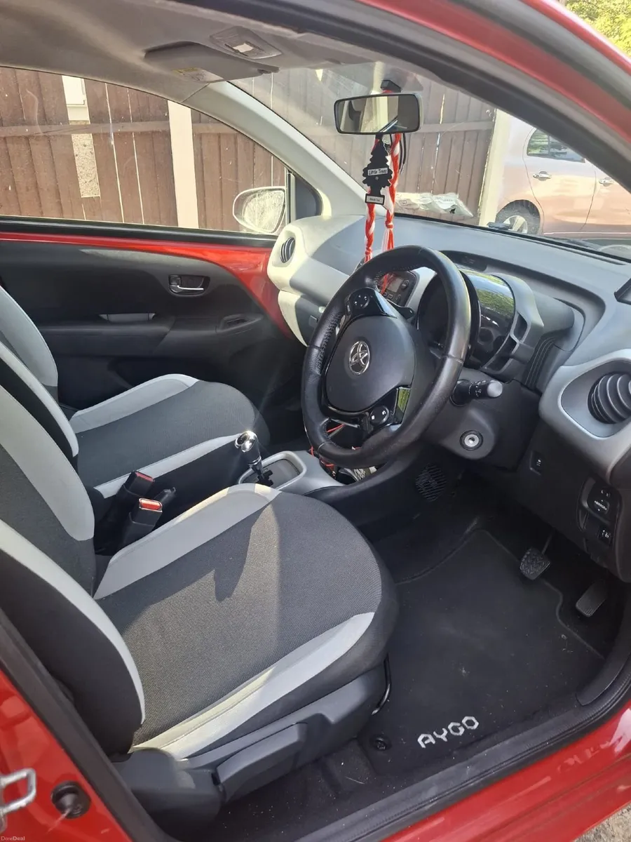 Toyota Aygo 2017 - Image 2