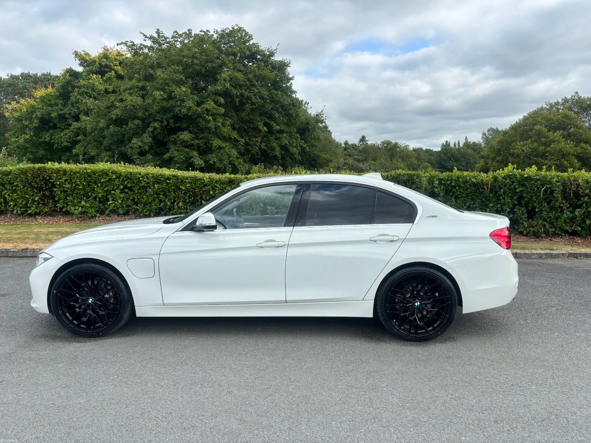 BMW 330E LUXURY AUTO 2016 - Image 4