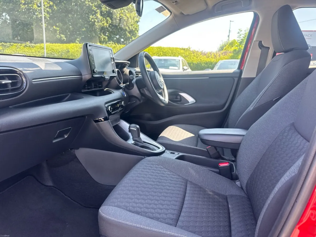 Toyota Yaris 1.5 LUNA SPORT 4DR A - Image 6