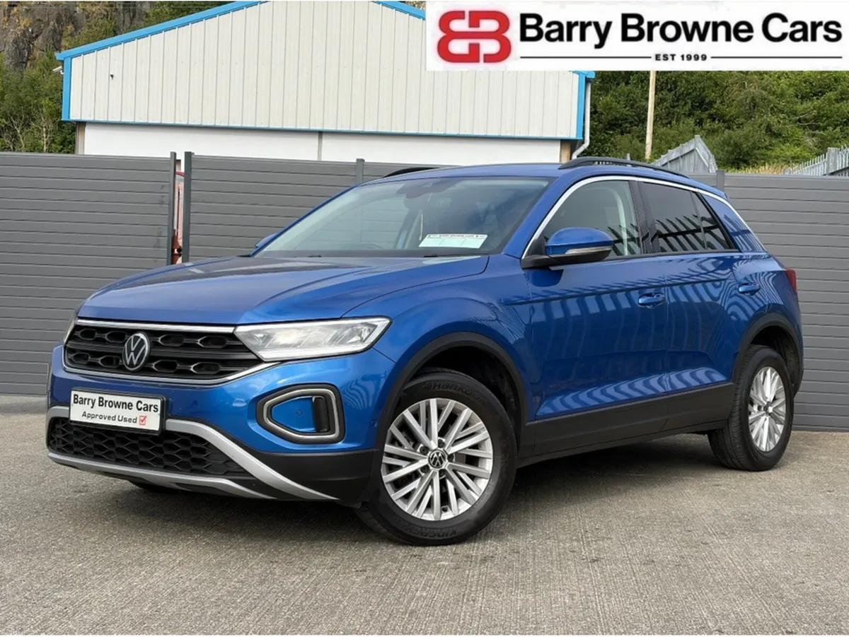Volkswagen T-Roc LIFE TSI - Image 1
