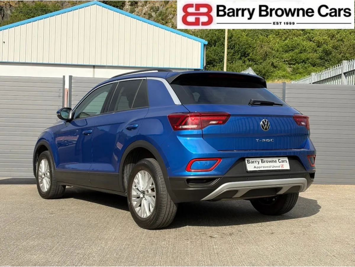 Volkswagen T-Roc LIFE TSI - Image 6