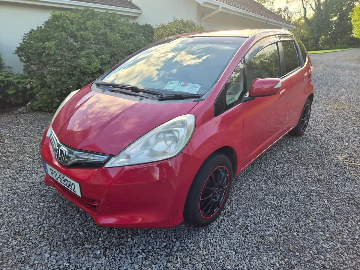 Honda Fit 2011 - Image 2