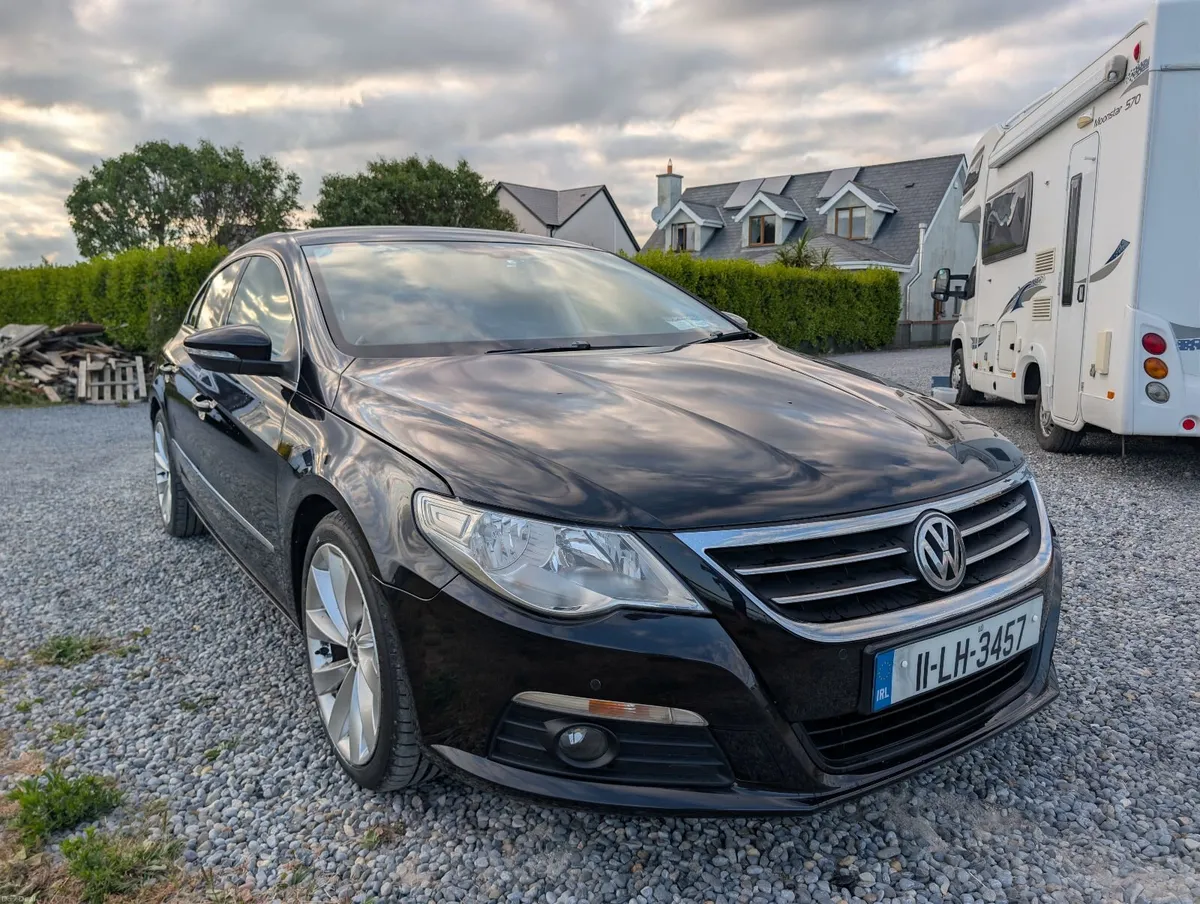 Volkswagen Passat 2011 - Image 2