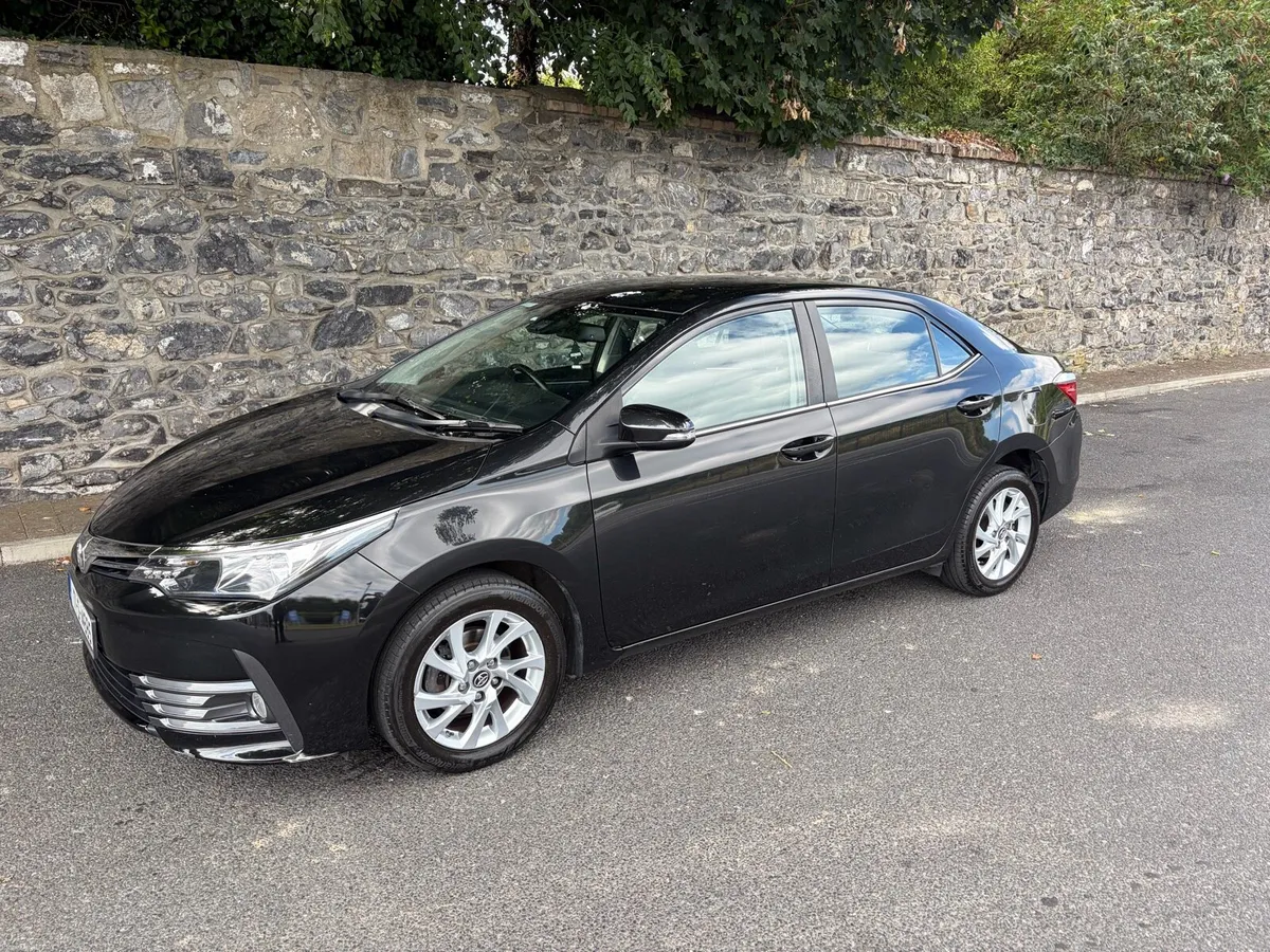 2017 Toyota Corolla - Image 3