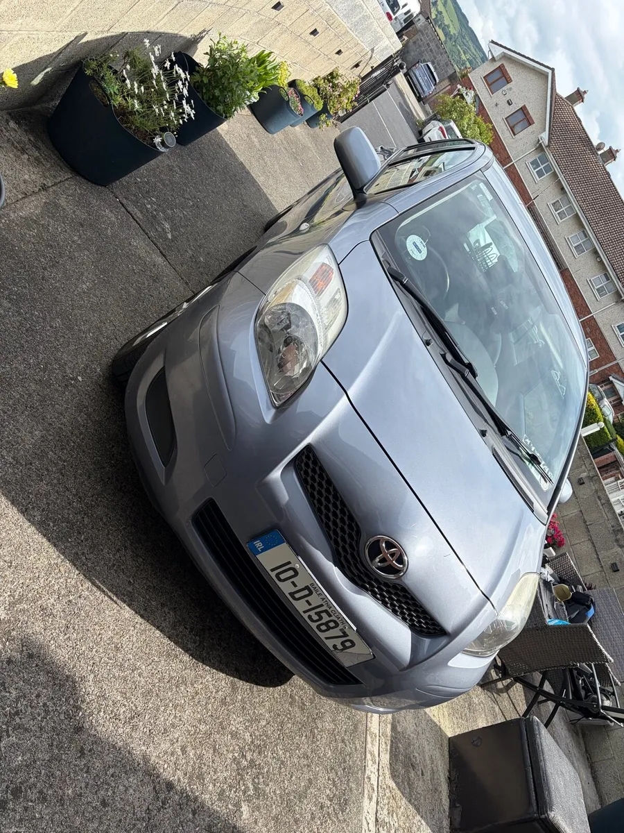 Toyota Yaris 2010 - Image 1