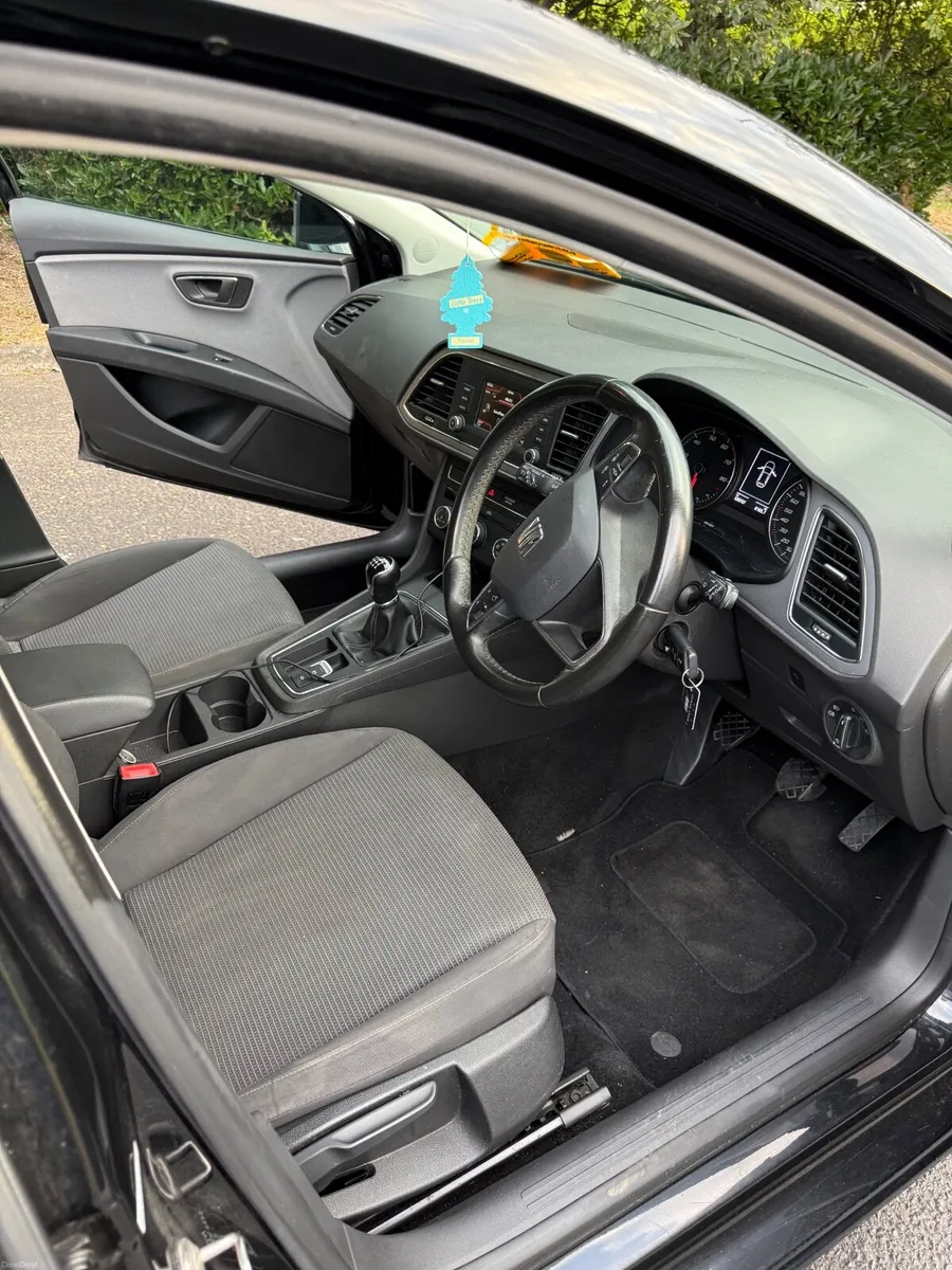 Seat Leon 181 1.2L petrol - Image 3