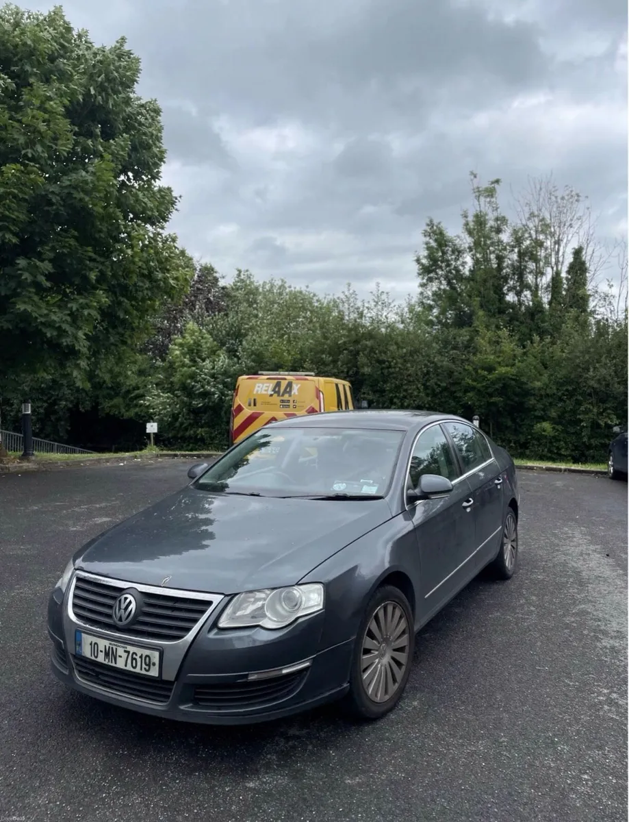 VW Passat 2010 - Image 1