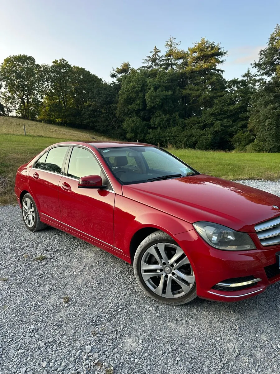 Mercedes-Benz C200 2013 - Image 2