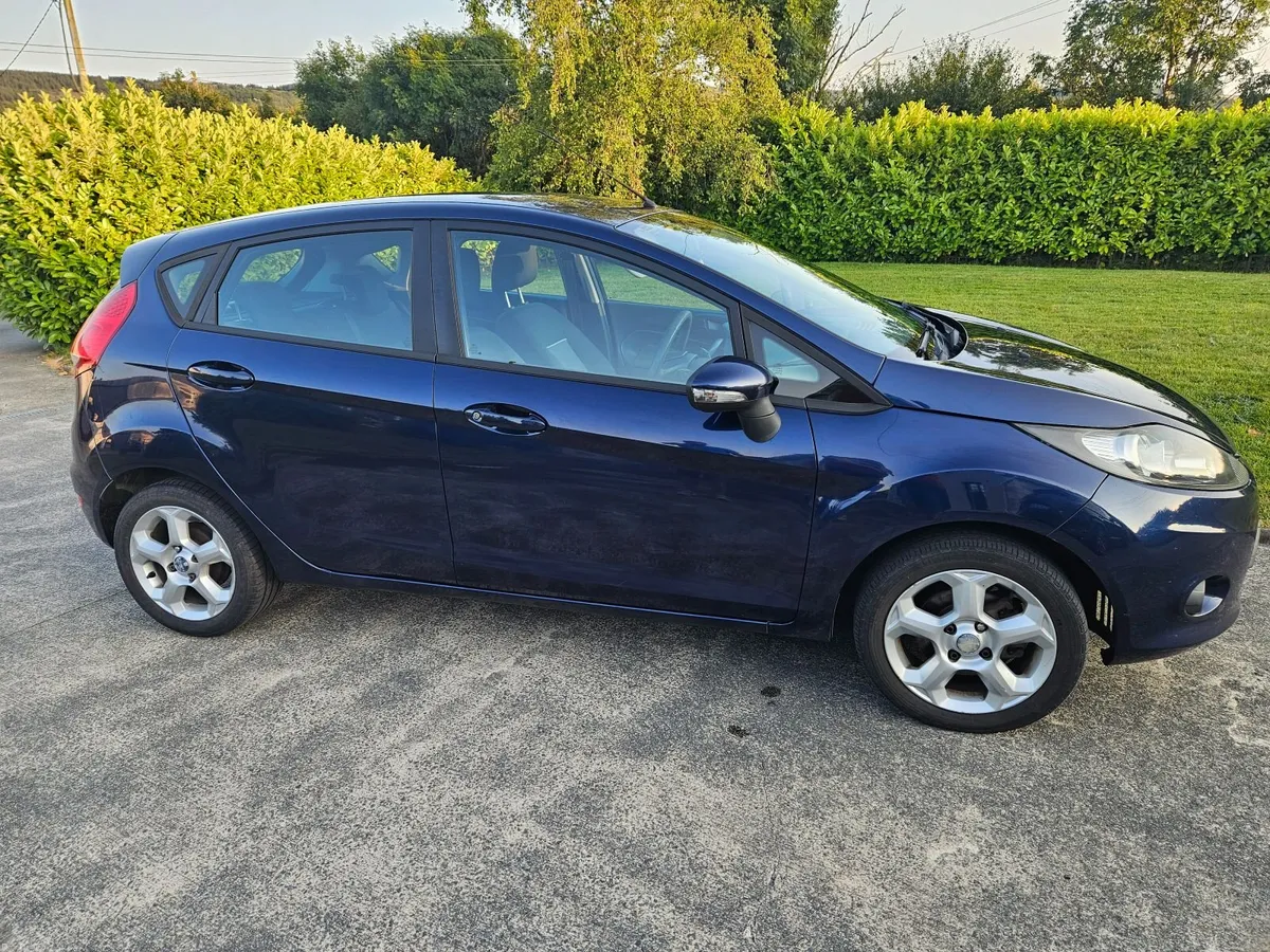 Ford Fiesta 2010 - Image 1