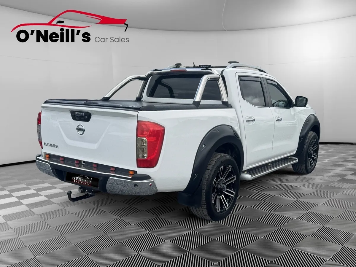 Nissan Navara 2.3 DSL LE CVT LEATHER #420 - Image 6