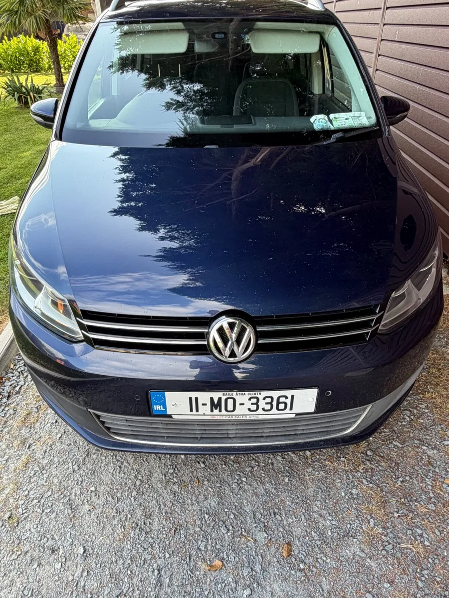 Volkswagen Touran 2011 - Image 1