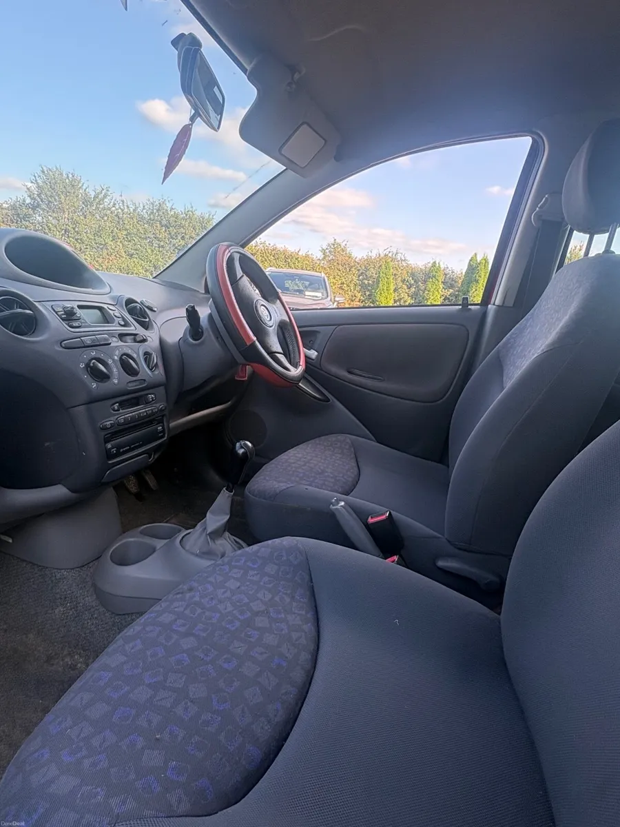 Toyota Yaris 2003 - Image 1