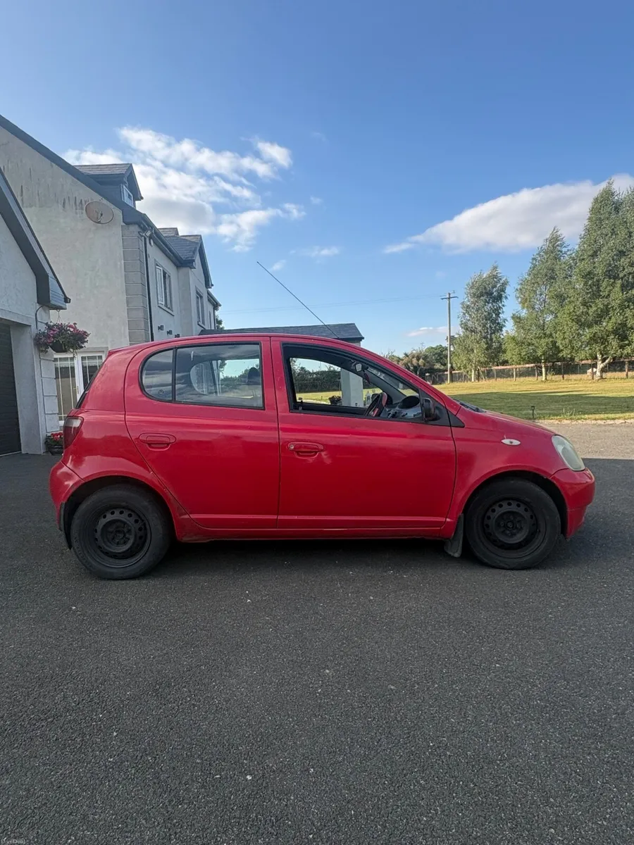 Toyota Yaris 2003 - Image 3