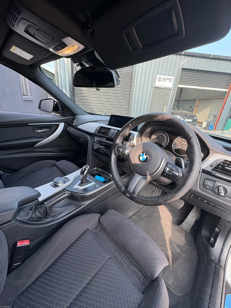 BMW 320i 2.0 M Sport Automatic 2017 - Image 5