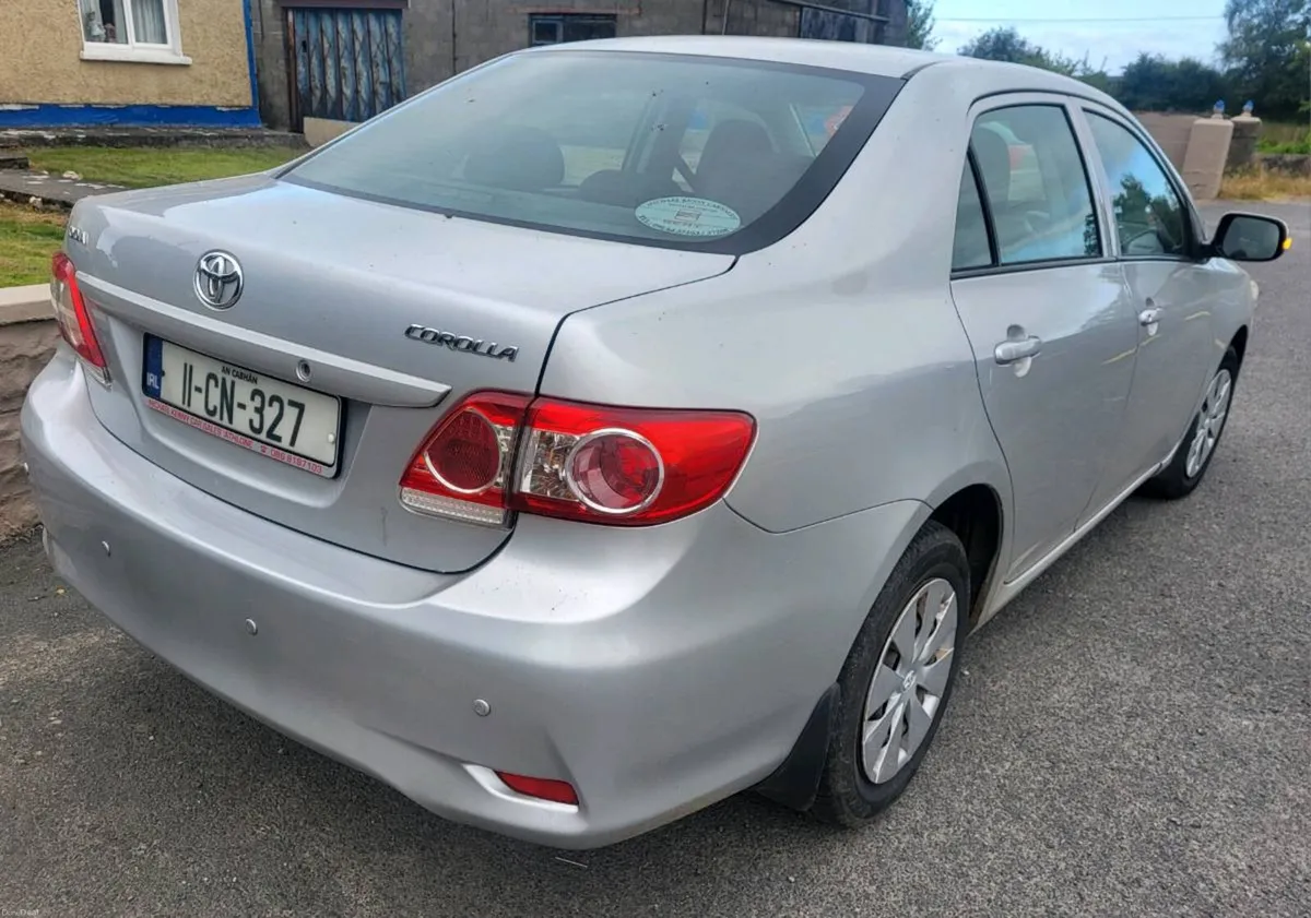 Toyota corolla 2011 - Image 4