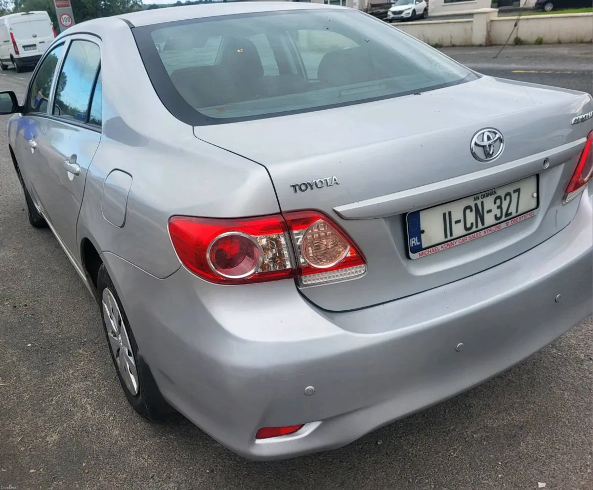 Toyota corolla 2011 - Image 6