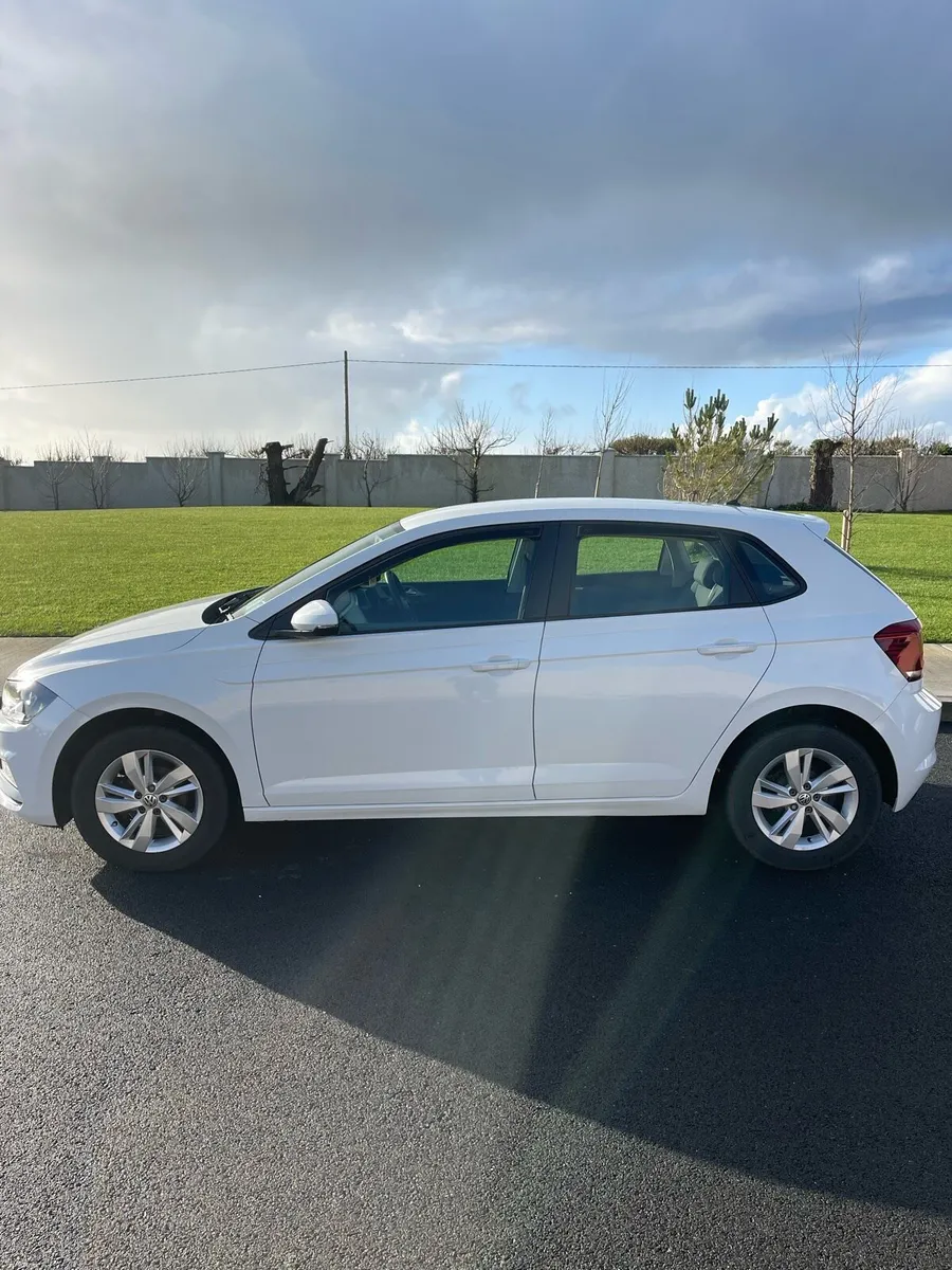 2019 Volkswagen Polo - Image 2