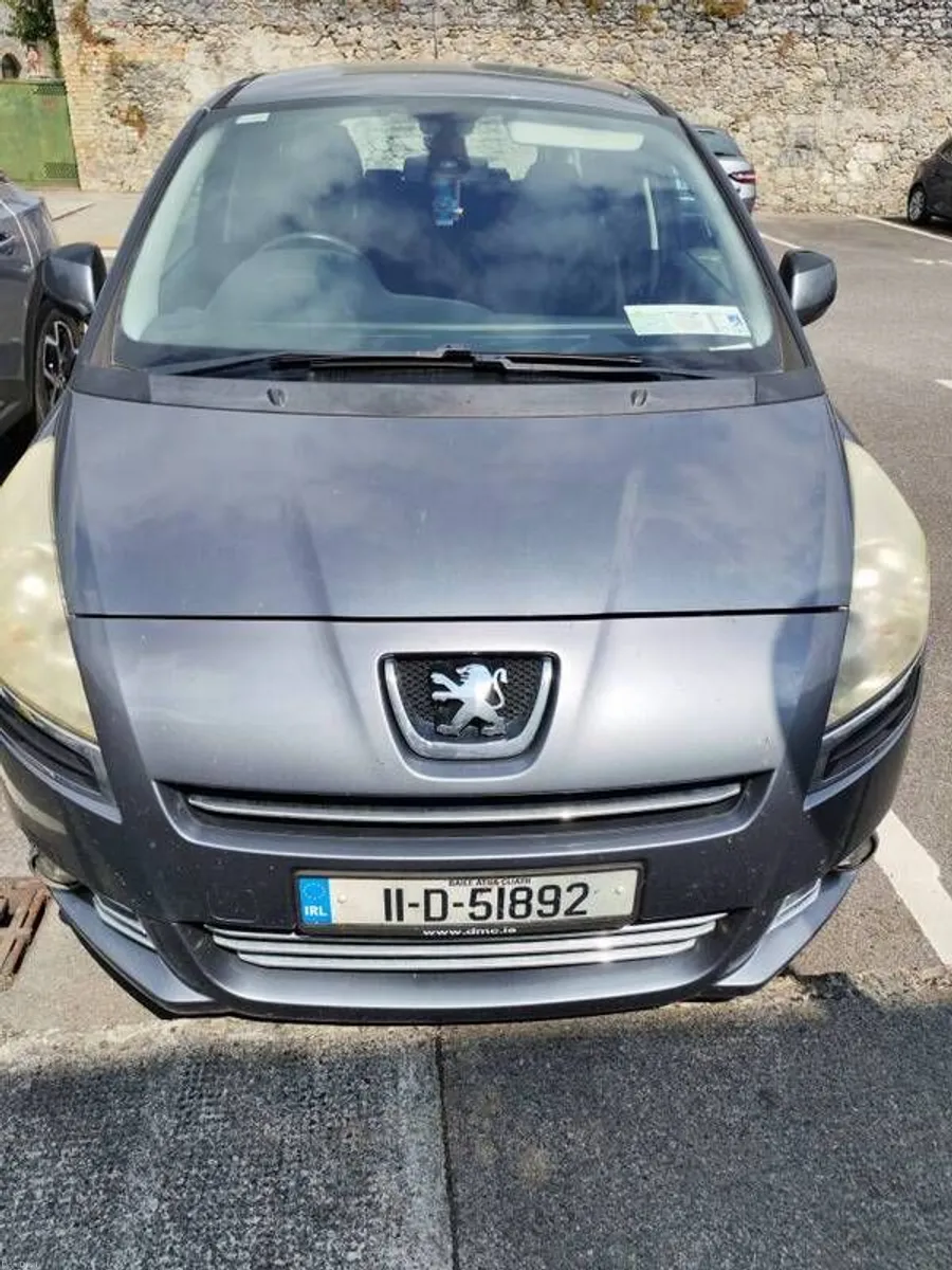 Automatic 2011 Peugeot 5008 Automatic - Image 4