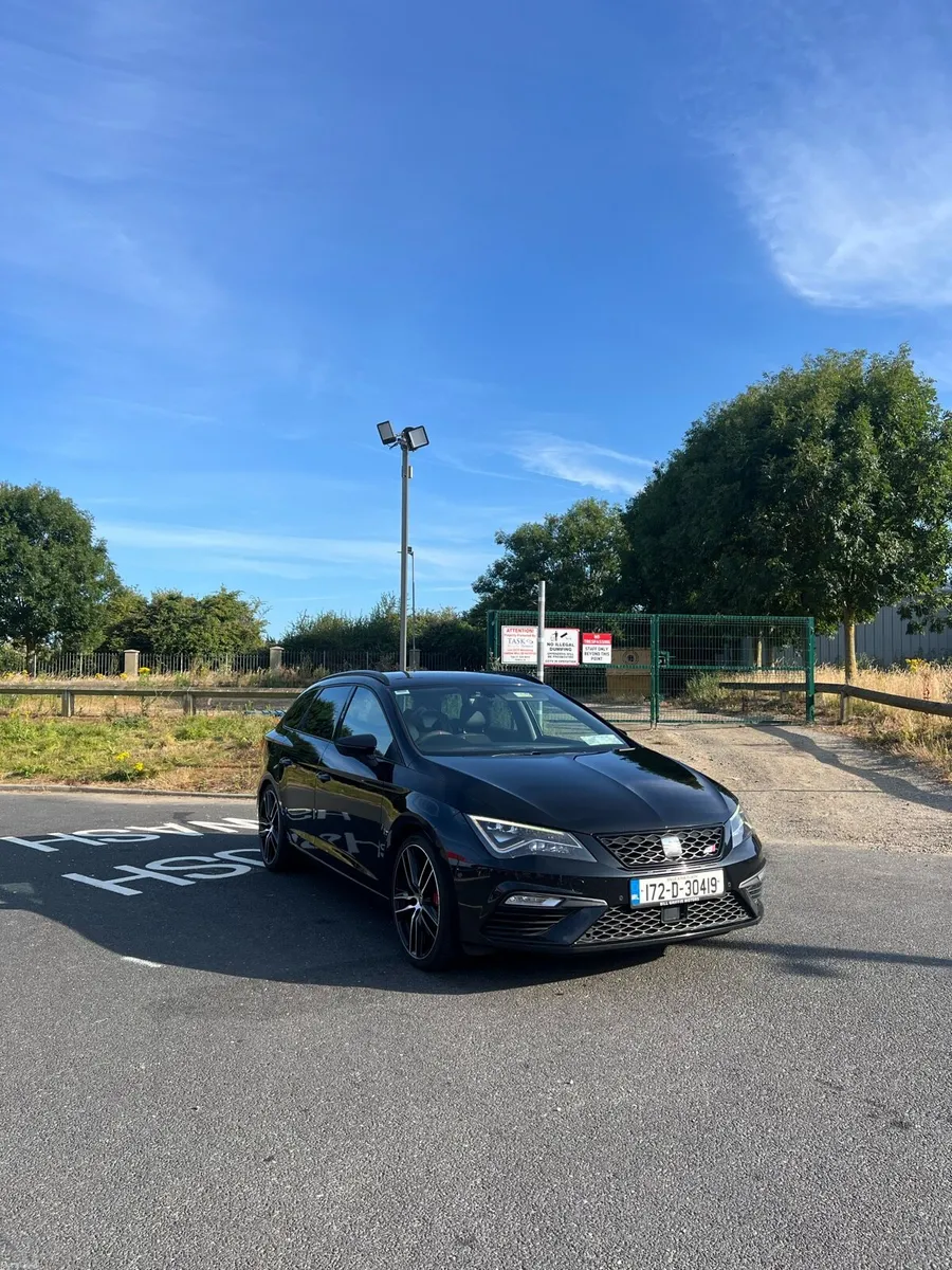 SEAT Leon Cupra 300 ST DSG 4Drive - Image 1