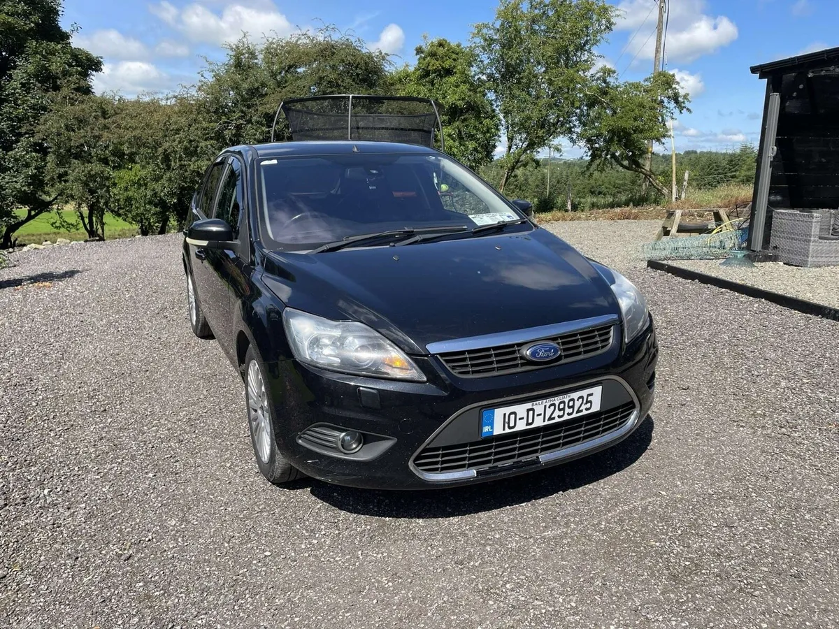 2010 Ford Focus Titanium - Image 2