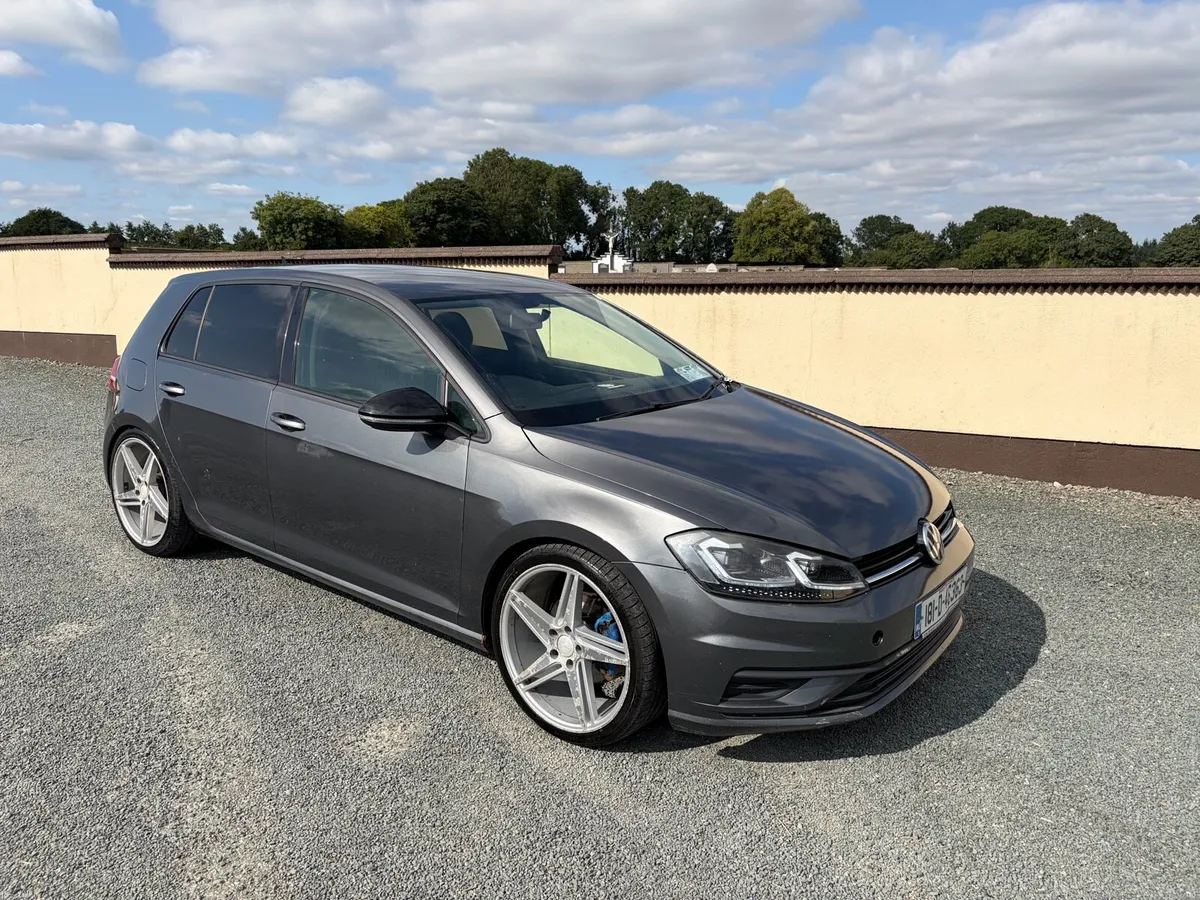 Volkswagen Golf 1.6TDI Bluemotion - Image 1