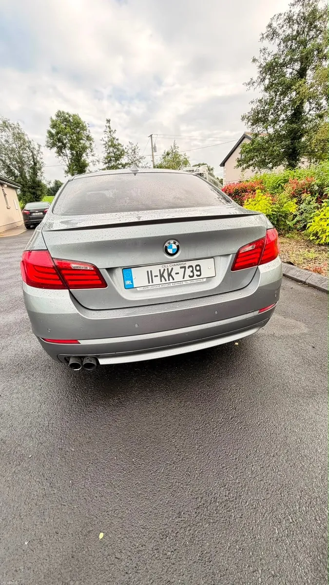 BMW 5-Series 2011 - Image 1