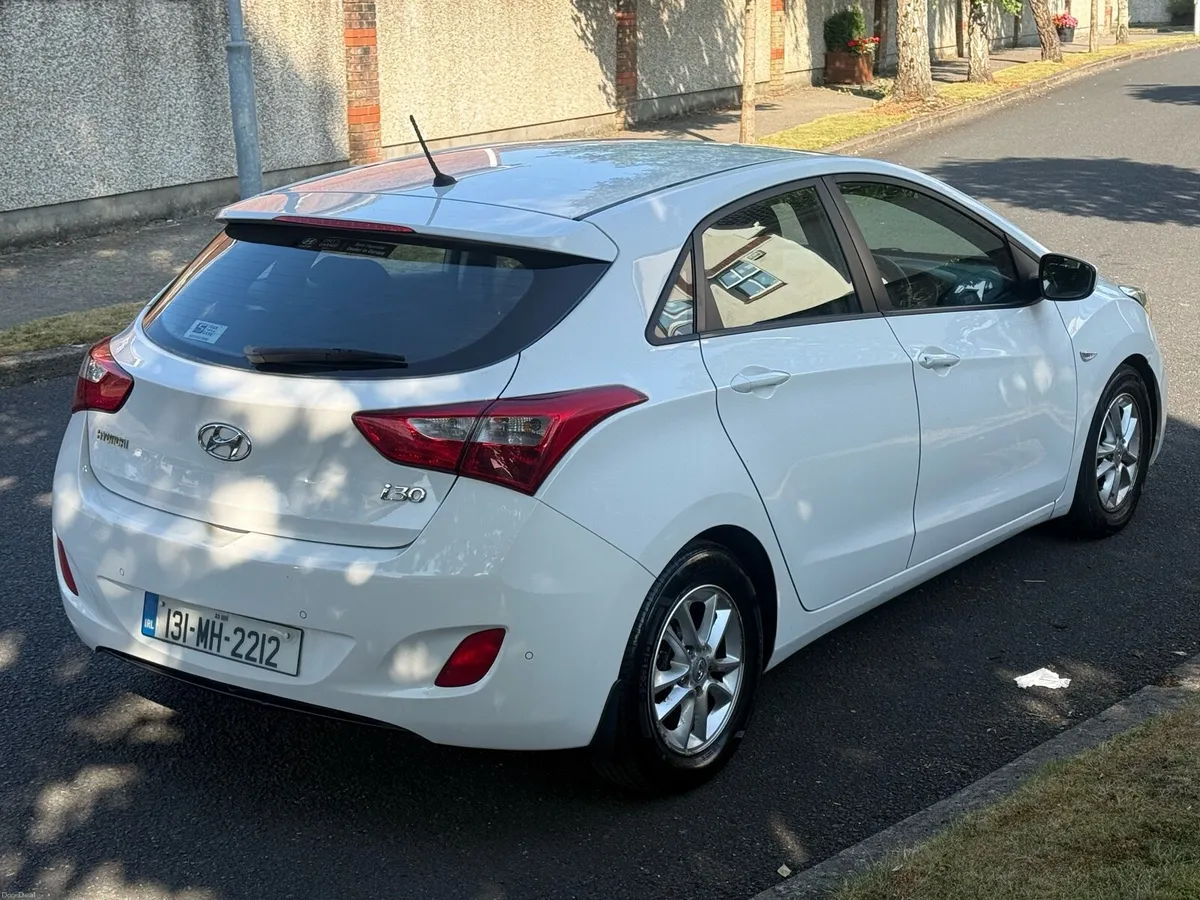 131 Hyundai Deluxe i30 NEW NCT 07/27 - Image 4