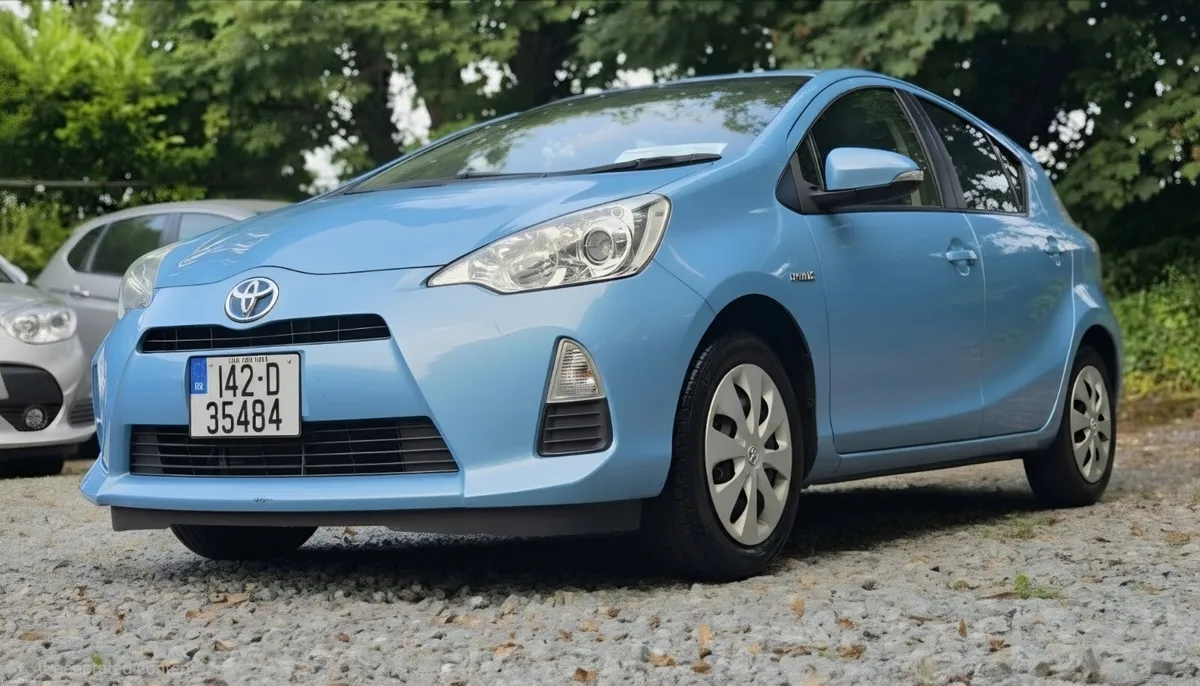Toyota Aqua 2014 - Image 2