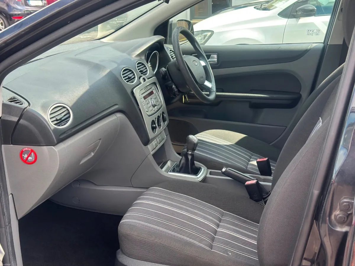 Ford Focus WARRANTY + NCT 02/27 - Image 4