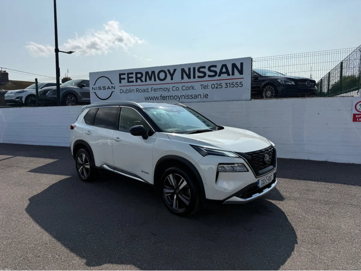 Nissan X-Trail Hybrid Auto SVE 2Tone - Image 4