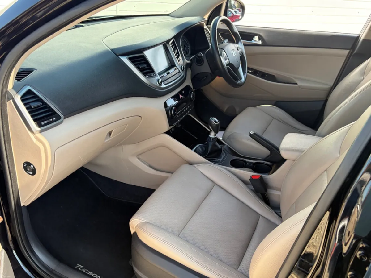 Hyundai Tucson IX35 EXECUTIVE 1.7 5DR - Image 3