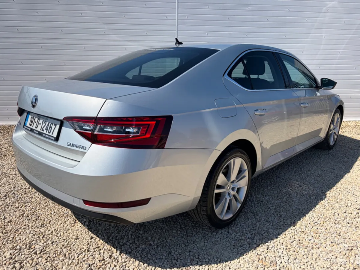 Skoda Superb AMBITION 2.0 TDI 150HP DSG 4DR AUTO - Image 4