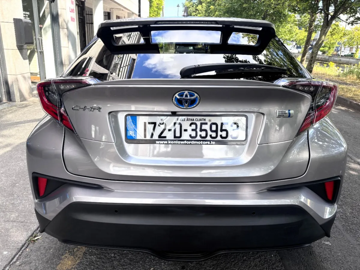 Toyota C-HR 1.8 Hybrid G Spec 5Dr - Image 4
