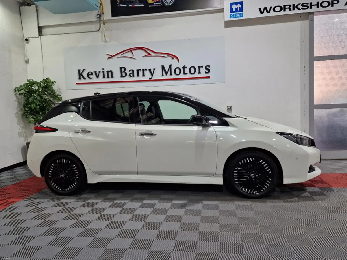 Nissan Leaf EV TEKNA (40KW BATTERY) AUTOMATIC **TO - Image 4