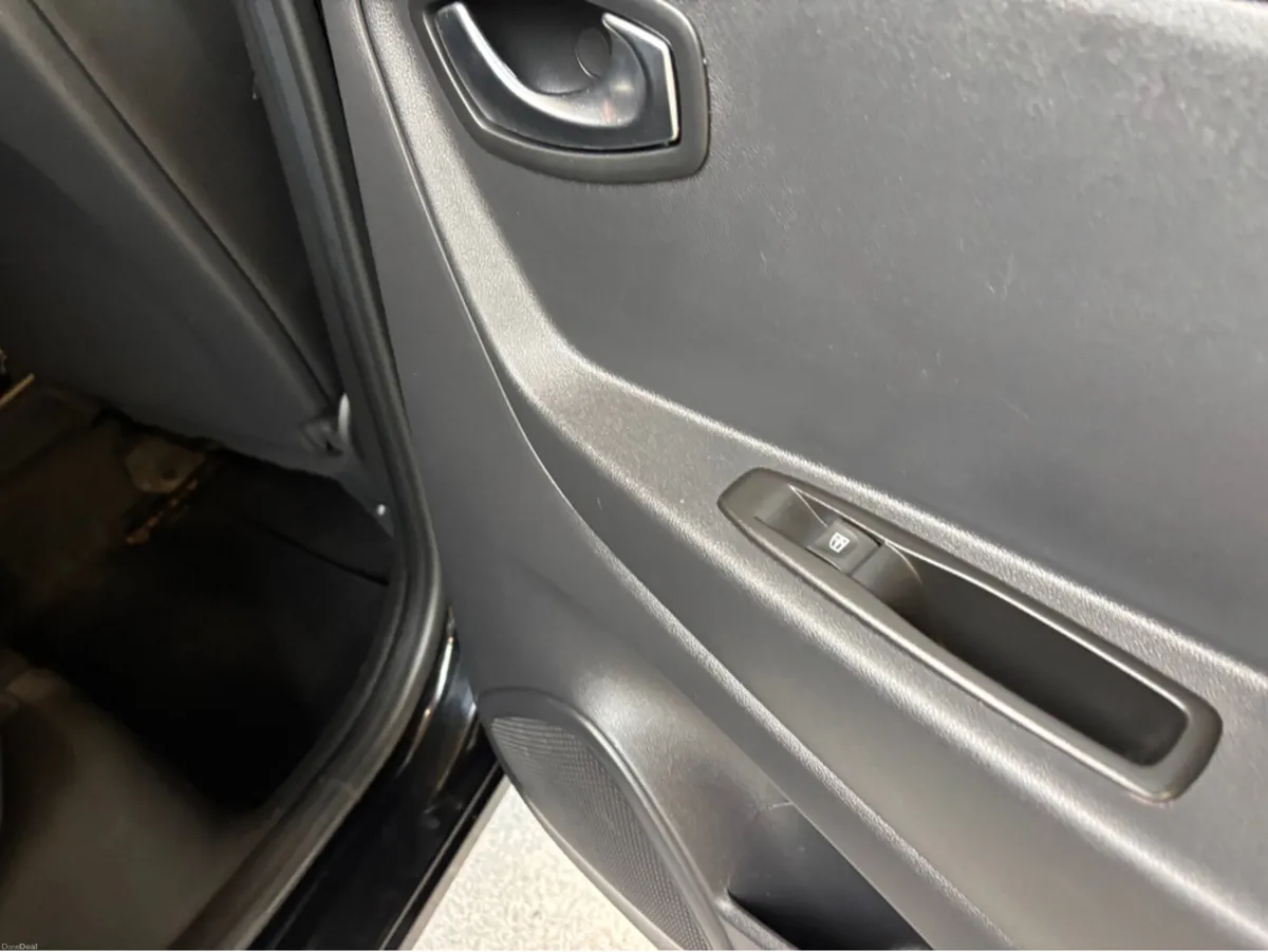Renault Captur PLAY TCE 90 MY18 4DR - Image 3