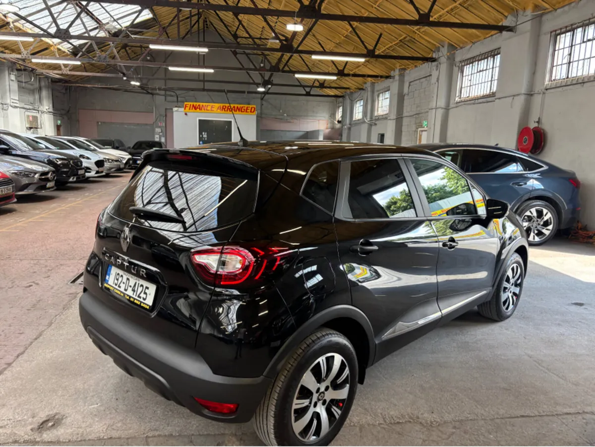 Renault Captur PLAY TCE 90 MY18 4DR - Image 4