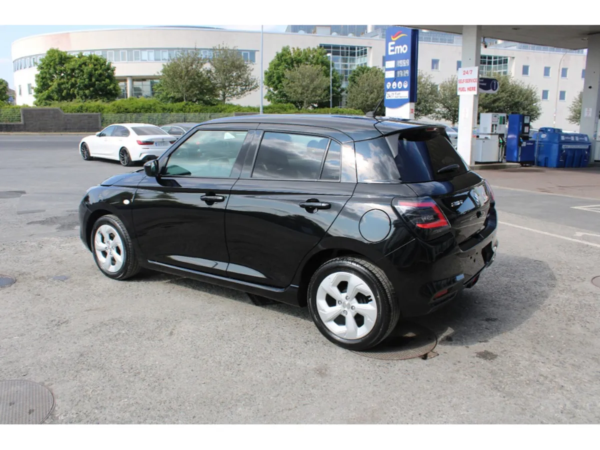 Suzuki Swift 1.2 hybrid motion + 0% Finance & 10 y - Image 6