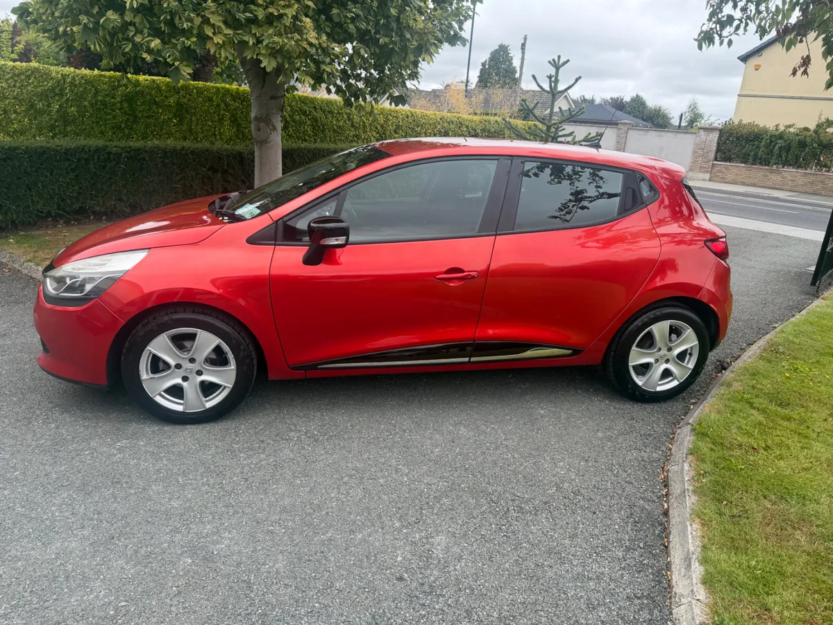 2014 Renault Clio LOW KILOMETRES - Image 2
