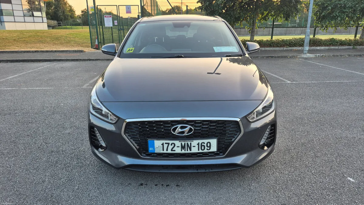 Hyundai i30 2017 1.6 CRDI AUTOMATIC - Image 2