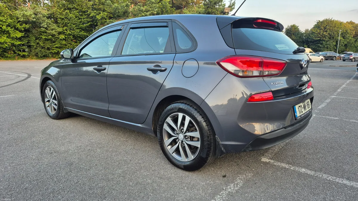 Hyundai i30 2017 1.6 CRDI AUTOMATIC - Image 6