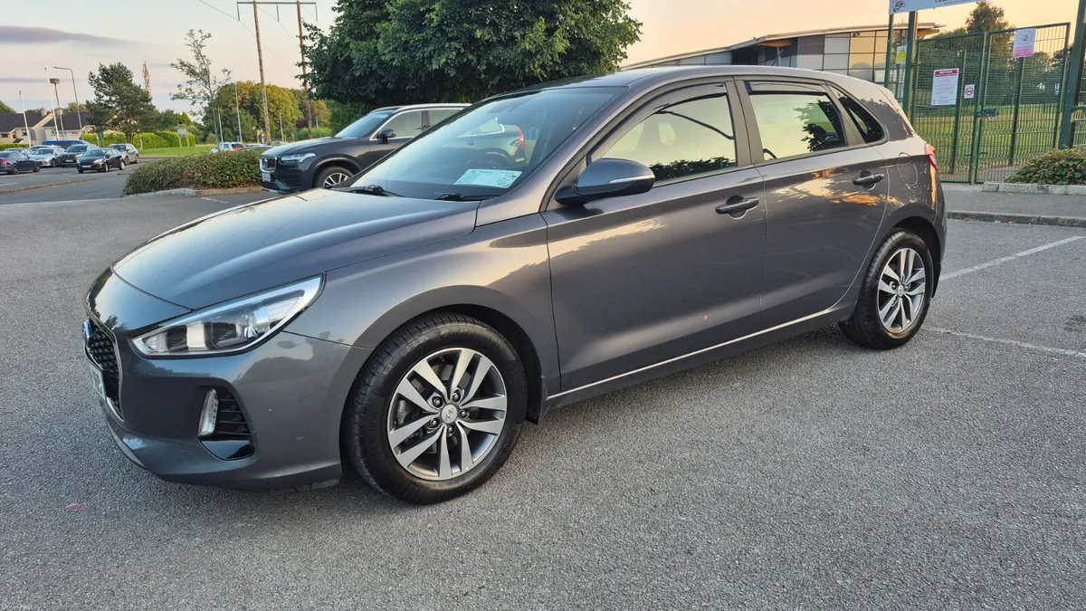 Hyundai i30 2017 1.6 CRDI AUTOMATIC - Image 4