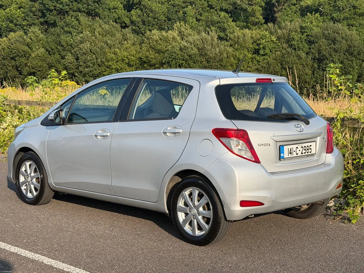 Toyota Yaris 2014 - Image 2